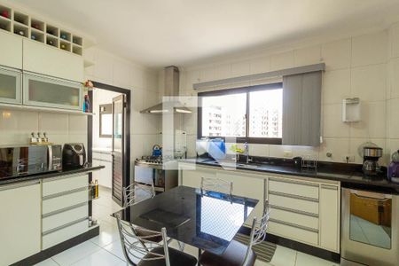 Apartamento à venda com 132m², 3 quartos e 3 vagasCozinha 