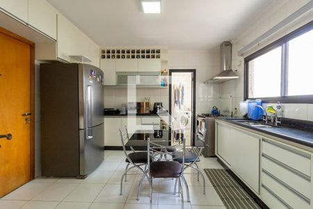 Apartamento à venda com 132m², 3 quartos e 3 vagasCozinha 