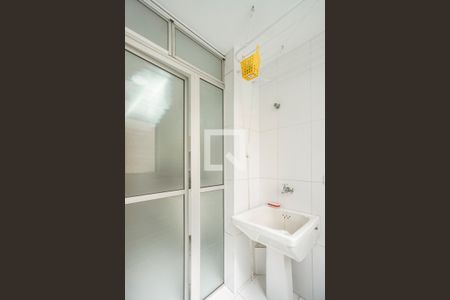 Área de serviço de apartamento para alugar com 2 quartos, 56m² em Vila Gomes Cardim, São Paulo