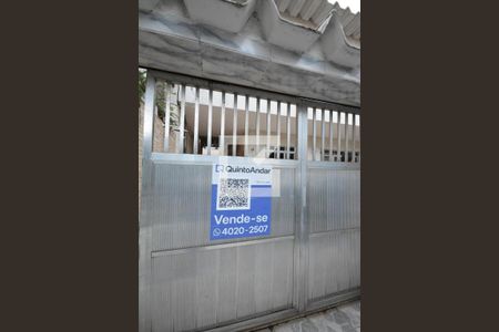 Casa à venda com 300m², 4 quartos e 6 vagasPlaca instalada
