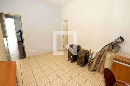 Casa para alugar com 400m², 5 quartos e 8 vagasEscritório / banheiro