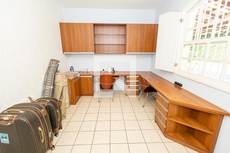 Casa para alugar com 400m², 5 quartos e 8 vagasEscritório / banheiro