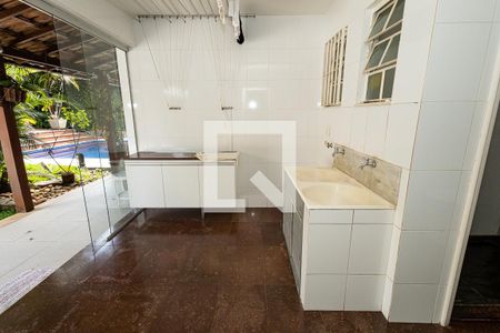 Casa para alugar com 400m², 5 quartos e 8 vagasÁrea de serviço