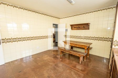 Casa para alugar com 400m², 5 quartos e 8 vagasCozinha