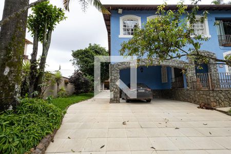 Casa para alugar com 400m², 5 quartos e 8 vagasFachada / vagas de garaem / Jaridm