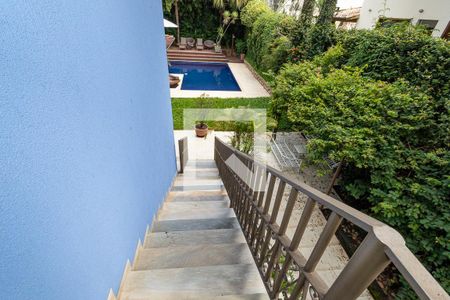 Casa para alugar com 400m², 5 quartos e 8 vagasAcesso a área externa