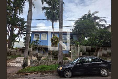 Casa para alugar com 400m², 5 quartos e 8 vagasFachada