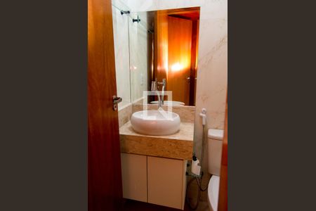 Banheiro Suíte 1 de apartamento para alugar com 2 quartos, 61m² em Setor Central, Goiânia