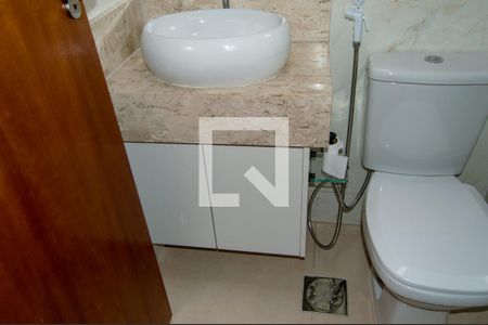 Banheiro Suíte 1 de apartamento para alugar com 2 quartos, 61m² em Setor Central, Goiânia