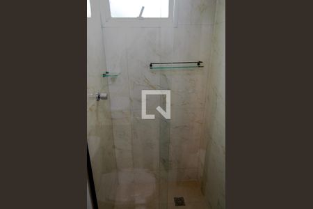 Banheiro Suíte 1 de apartamento para alugar com 2 quartos, 61m² em Setor Central, Goiânia