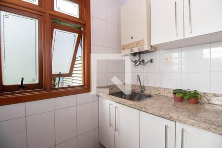 Casa à venda com 198m², 3 quartos e 6 vagasÁrea de Serviço