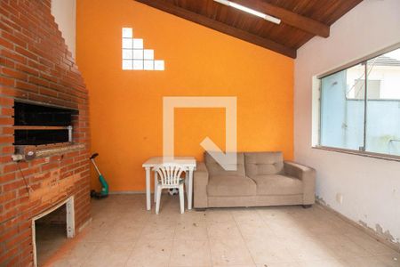 Casa à venda com 198m², 3 quartos e 6 vagasChurrasqueira