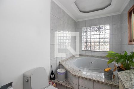 Casa à venda com 198m², 3 quartos e 6 vagasBanheiro da Suíte