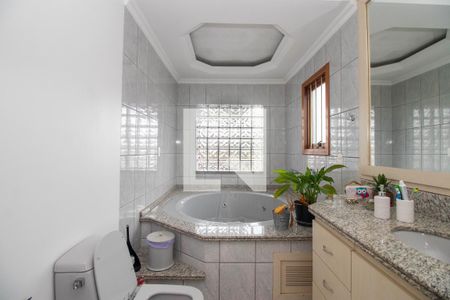 Casa à venda com 198m², 3 quartos e 6 vagasBanheiro da Suíte