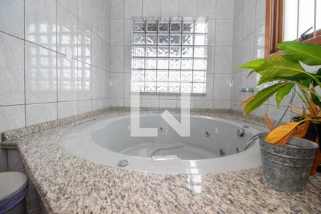 Casa à venda com 198m², 3 quartos e 6 vagasBanheiro da Suíte