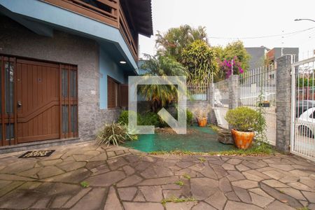 Casa à venda com 198m², 3 quartos e 6 vagasPátio