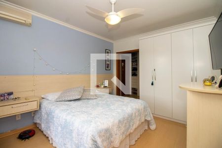 Casa à venda com 198m², 3 quartos e 6 vagasSuíte