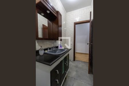 Casa à venda com 324m², 3 quartos e 4 vagasBanheiro Social