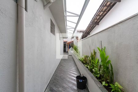 Casa à venda com 324m², 3 quartos e 4 vagasCorredor do Quintal