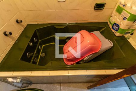 Casa à venda com 324m², 3 quartos e 4 vagasBanheiro da  Suíte 2