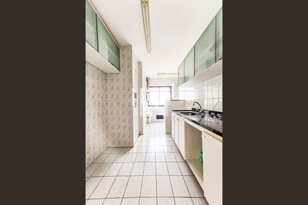 Cozinha de apartamento para alugar com 2 quartos, 70m² em Vila Progredior, São Paulo