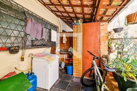 Casa de condomínio à venda com 75m², 2 quartos e 1 vagaÁrea de Serviço