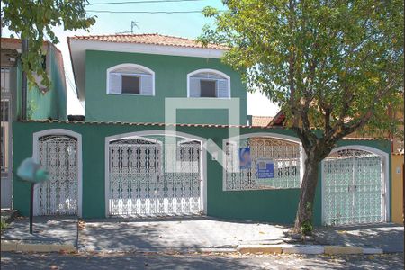 Casa à venda com 420m², 3 quartos e 6 vagasFachada