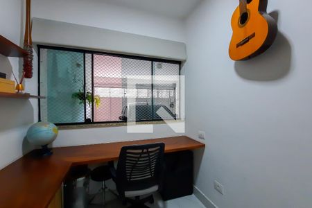 Casa à venda com 200m², 3 quartos e 3 vagas Casa à venda com 200m², 3 quartos e 3 vagasEscritório