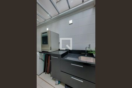 Casa à venda com 200m², 3 quartos e 3 vagas Casa à venda com 200m², 3 quartos e 3 vagasÁrea de Serviço