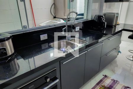 Casa à venda com 200m², 3 quartos e 3 vagas Casa à venda com 200m², 3 quartos e 3 vagasCozinha