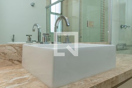 Apartamento à venda com 190m², 3 quartos e 2 vagasDetalhe Banheiro da Suíte