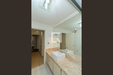 Apartamento à venda com 190m², 3 quartos e 2 vagasBanheiro da Suíte