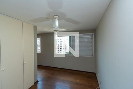 Sala de TV de apartamento à venda com 3 quartos, 190m² em Cambuí, Campinas