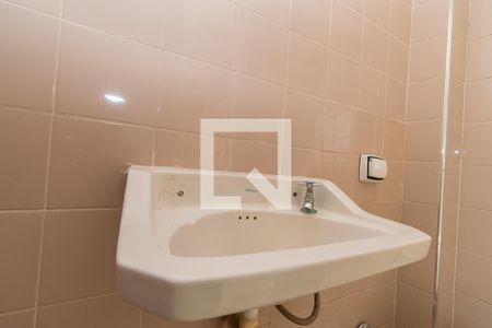 Apartamento à venda com 190m², 3 quartos e 2 vagasDetalhe Banheiro Área de Serviço