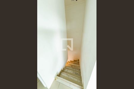 Escada de apartamento para alugar com 3 quartos, 115m² em Buritis, Belo Horizonte