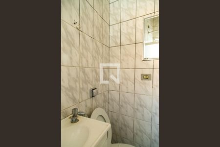 Banheiro de kitnet/studio para alugar com 1 quarto, 28m² em Jardim Oriental, São Paulo