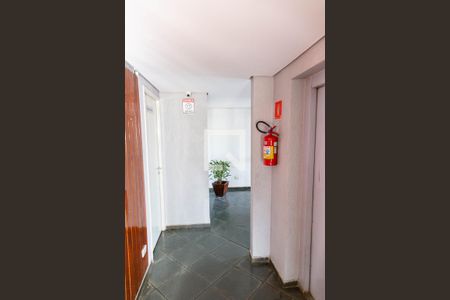 Apartamento para alugar com 72m², 2 quartos e 1 vaga Apartamento para alugar com 72m², 2 quartos e 1 vagaHall social