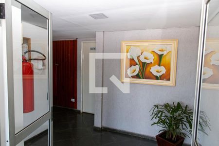 Apartamento para alugar com 72m², 2 quartos e 1 vaga Apartamento para alugar com 72m², 2 quartos e 1 vagaHall social