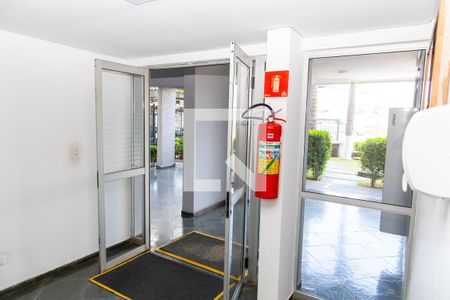 Apartamento para alugar com 72m², 2 quartos e 1 vaga Apartamento para alugar com 72m², 2 quartos e 1 vagaHall social