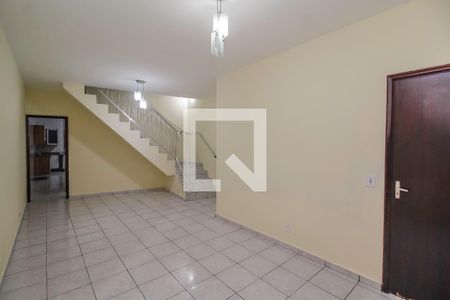 Sala de casa à venda com 3 quartos, 160m² em Vila Cleonice, São Paulo