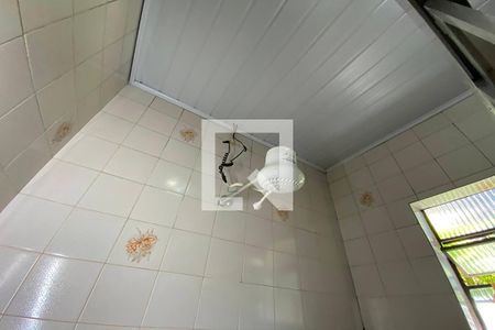 Casa à venda com 140m², 4 quartos e 2 vagasChuveiro do Banheiro Social