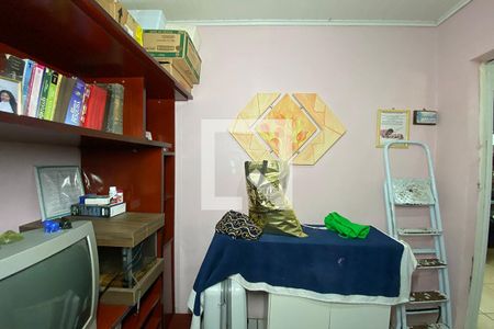 Casa à venda com 140m², 4 quartos e 2 vagasEscritório