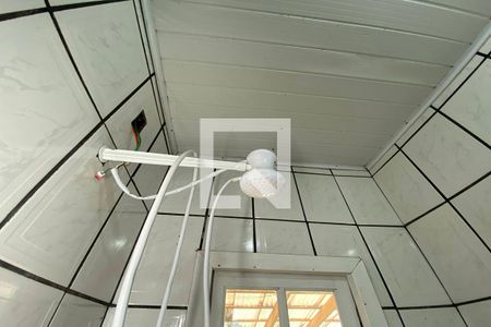 Casa à venda com 140m², 4 quartos e 2 vagasChuveiro do Banheiro Social