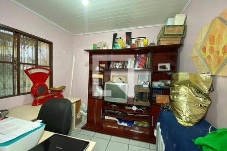 Casa à venda com 140m², 4 quartos e 2 vagasEscritório