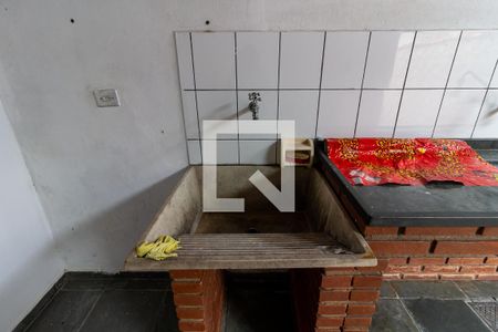 Casa para alugar com 100m², 1 quarto e 2 vagasDetalhe da área de serviço