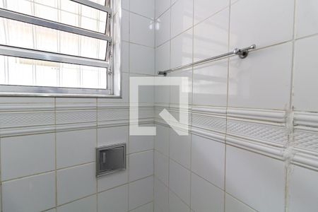 Casa para alugar com 100m², 1 quarto e 2 vagasDetalhe do banheiro