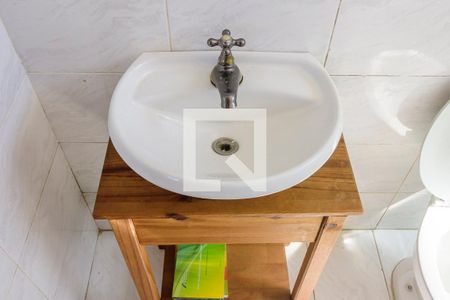 Banheiro de kitnet/studio à venda com 1 quarto, 35m² em Azenha, Porto Alegre