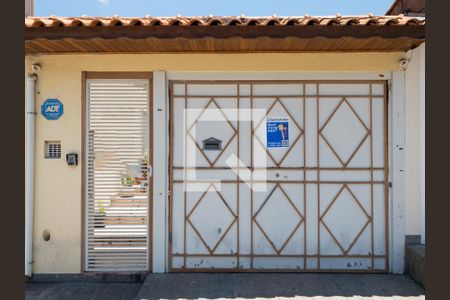 Casa à venda com 235m², 3 quartos e 6 vagasFachada da Casa