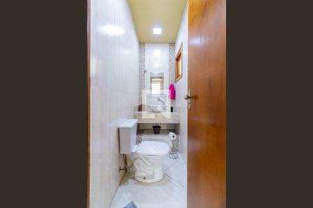 Casa à venda com 235m², 3 quartos e 6 vagasÁrea Gourmet - Banheiro