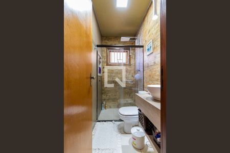 Casa à venda com 235m², 3 quartos e 6 vagasBanheiro do Corredor